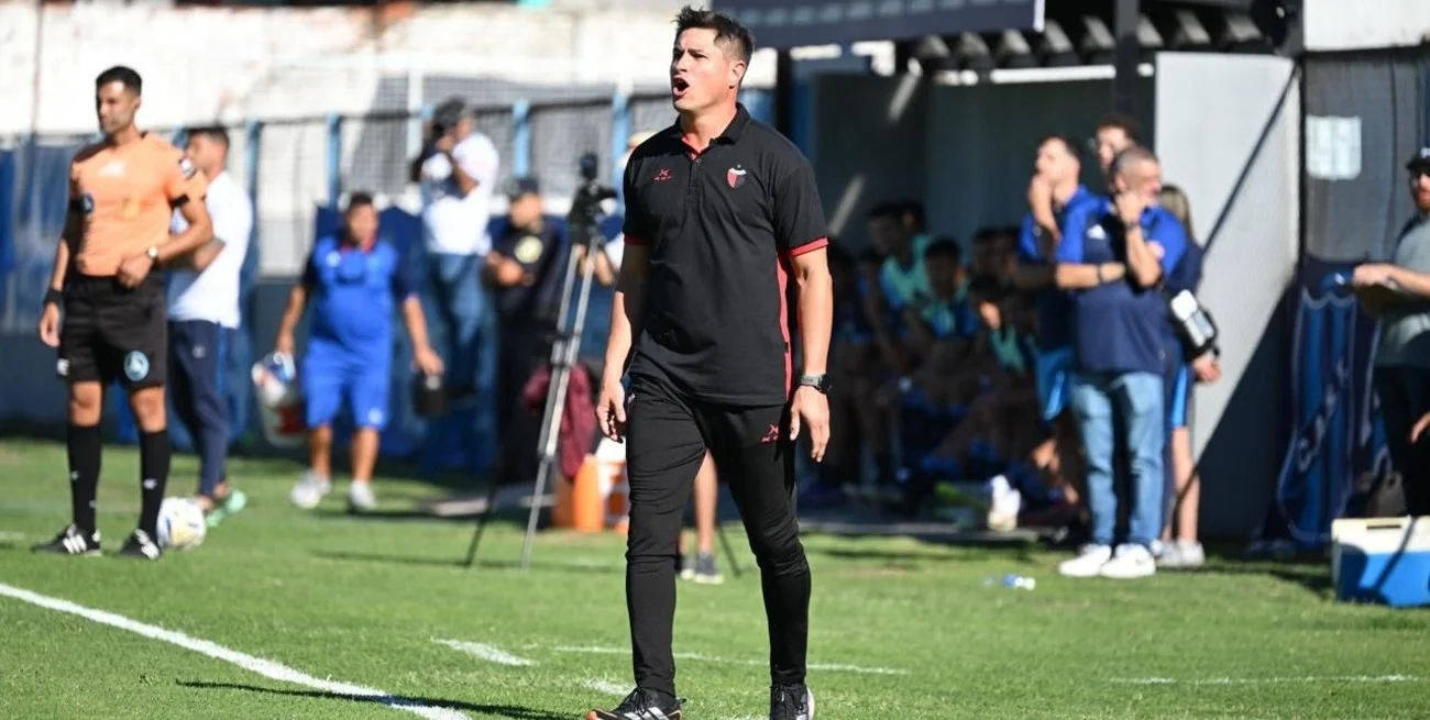 Medrán, el DT de Colón: "El gol de ellos fue un golpe al mentón"