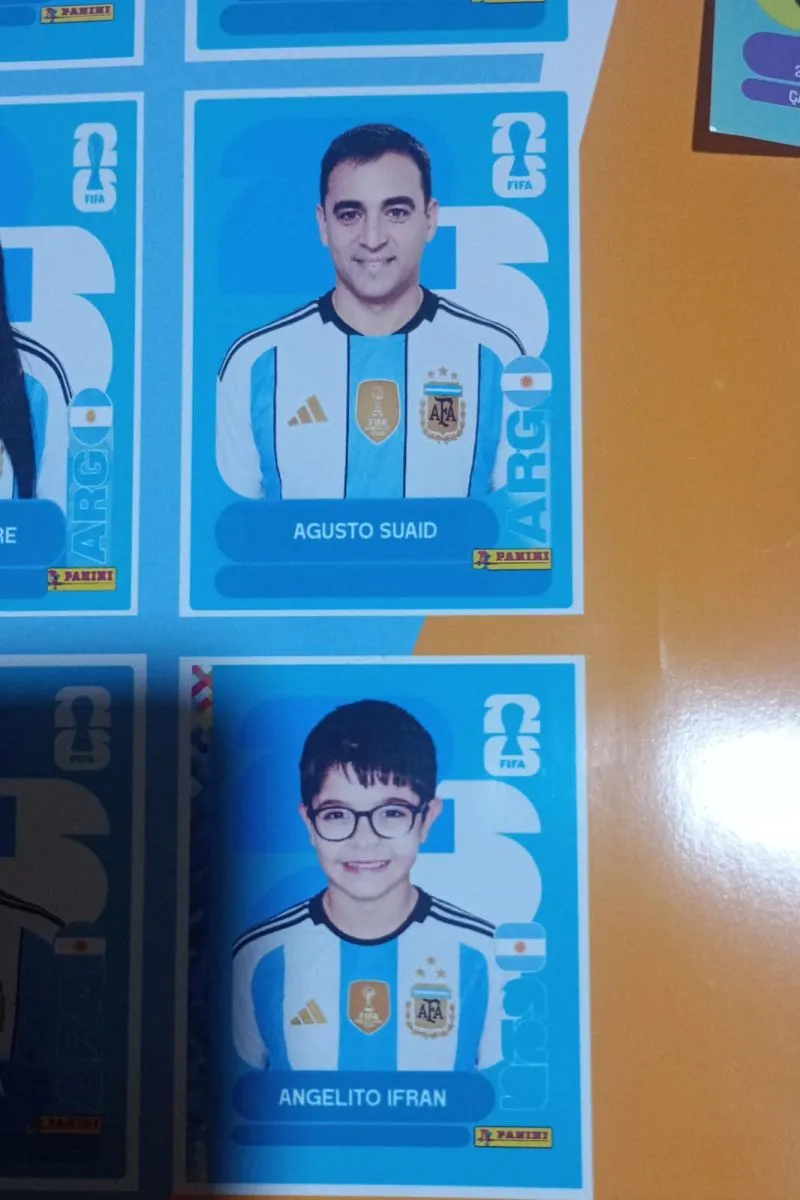 Un niño de Virasoro creó su propia "Scaloneta" con dirigentes políticos y se volvió furor en la previa del Mundial