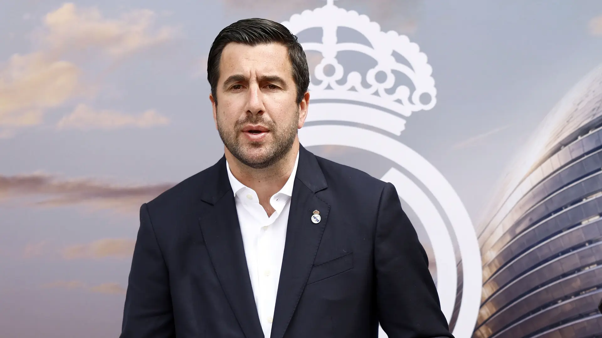 Riquelme alerta de la quiebra económica del Real Madrid y promete una auditoría: "Ahora entendemos la urgencia por vender"