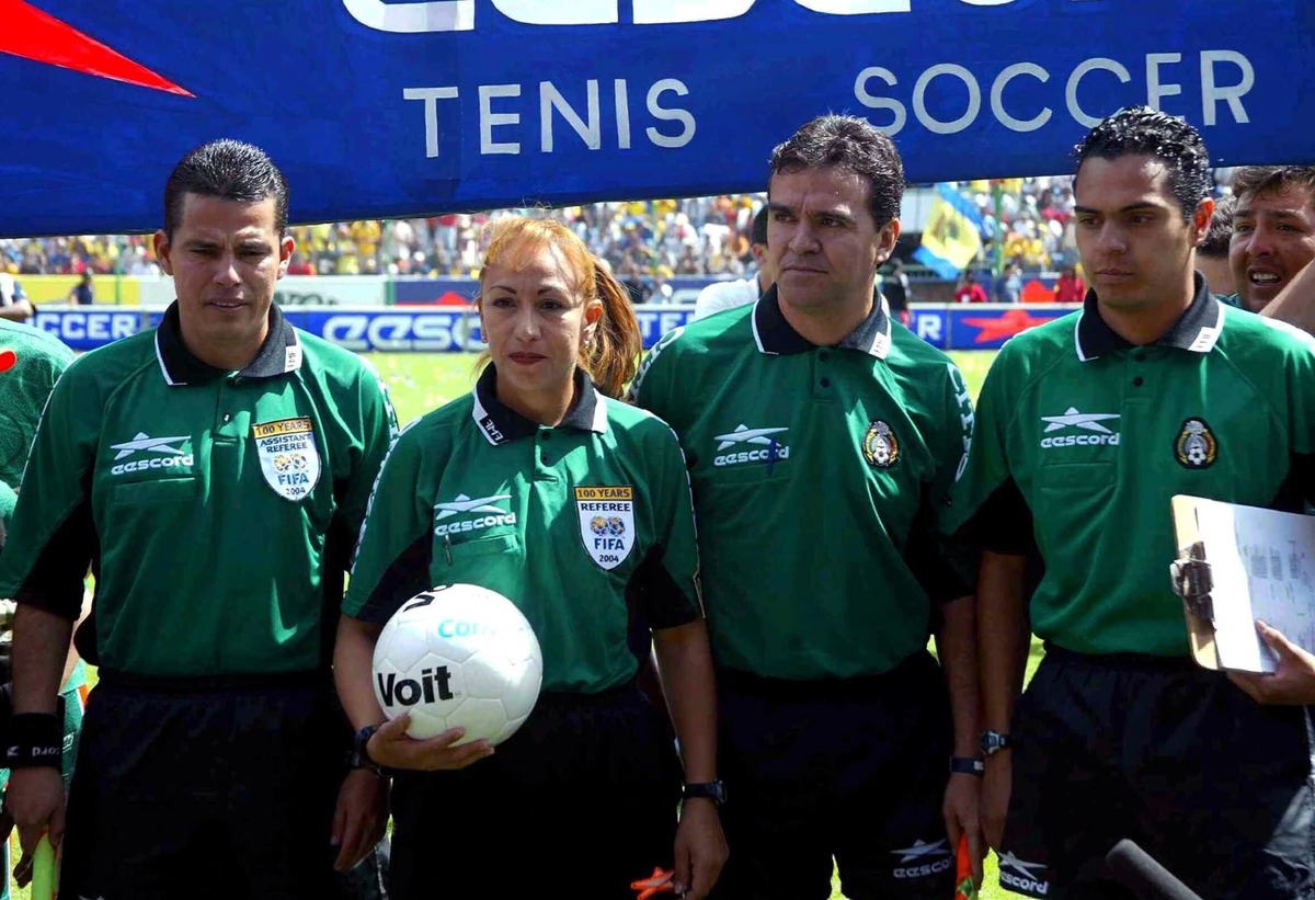 Mujeres árbitras de México hacen historia en la Copa del Mundo