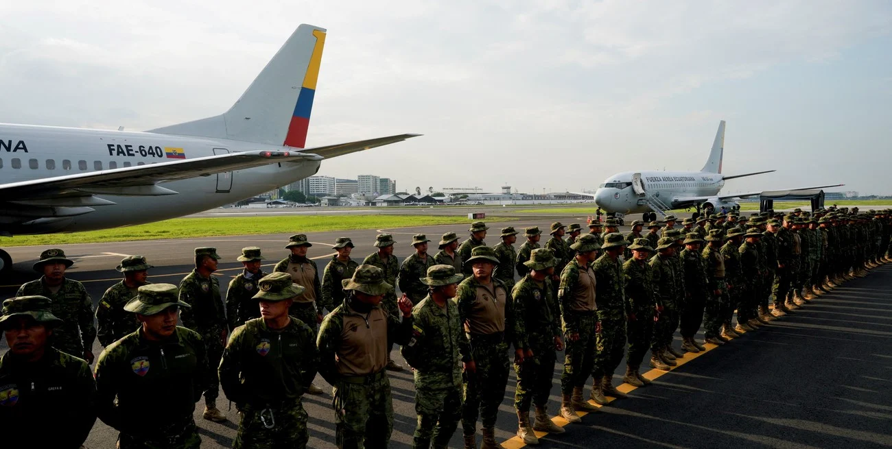 Ecuador permitirá el despliegue de militares extranjeros con inmunidad para combatir el narcotráfico