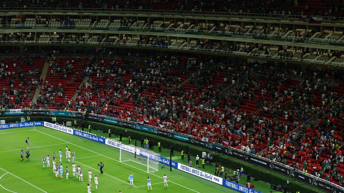 ¿Gradas vacías? Insólita excusa de FIFA tras polémica baja asistencia en el Estadio Guadalajara