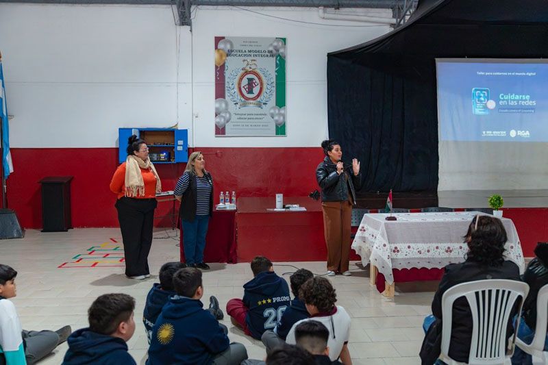Impulsan la educación digital con una jornada de cibercuidados