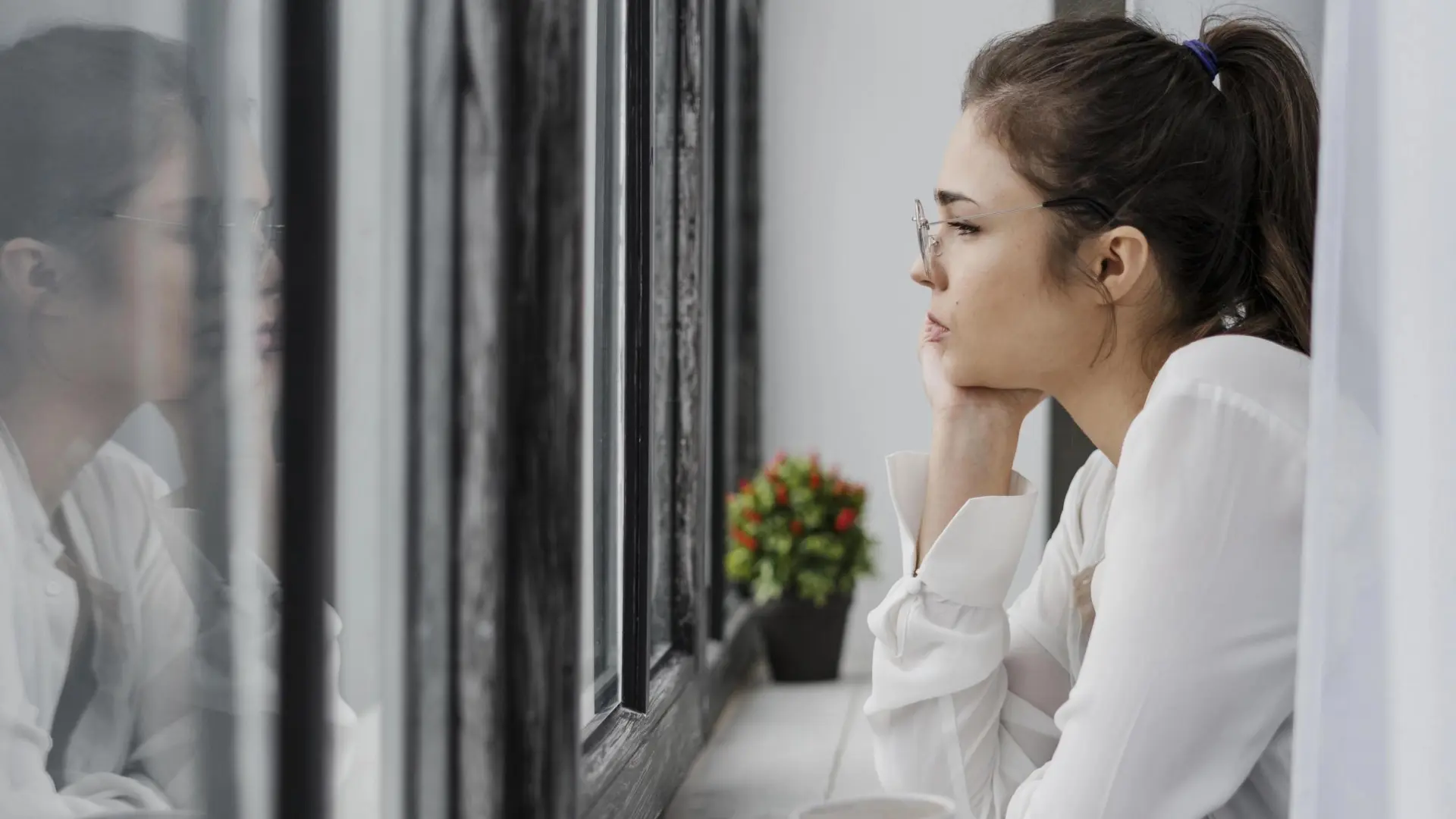 Vacío emocional: qué es y cómo identificar esa sensación de desconexión, según una psicóloga