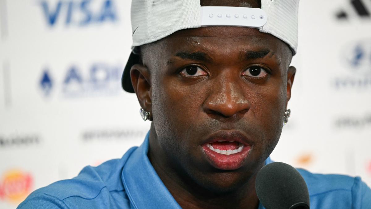 ¿Vinicius fuera del Madrid? El brasileño frena su renovación y Florentino lanza 150M por otro astro