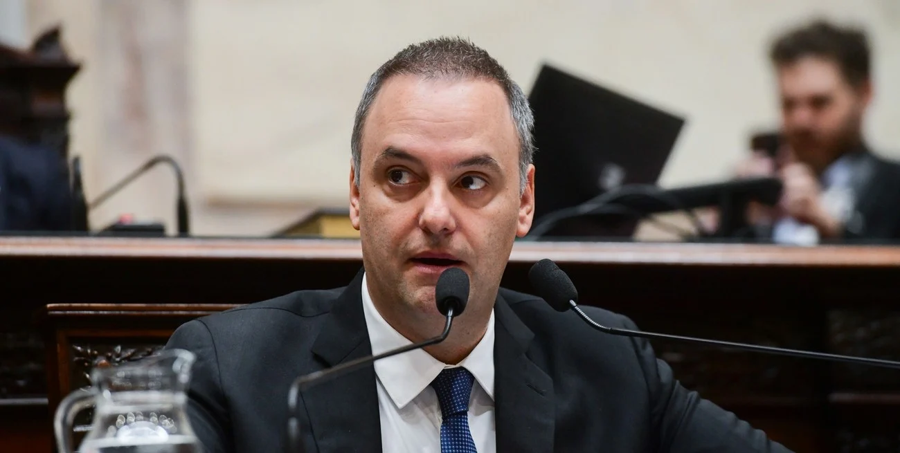 Adorni no llega el 2 de julio al Senado