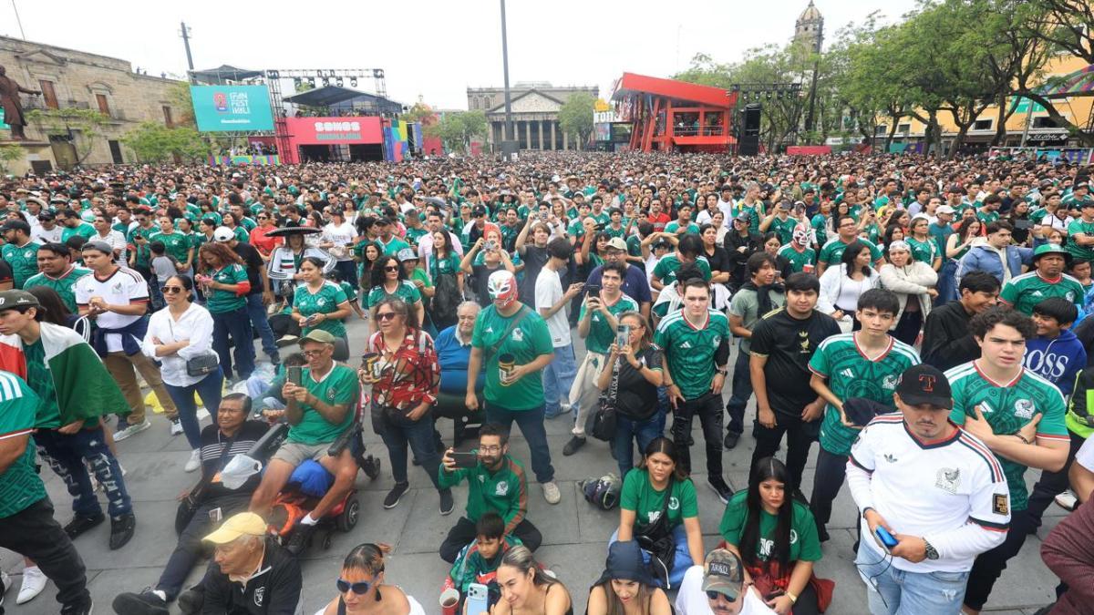 ¡Sí hubo cerveza! Pero cientos quedaron fuera de la Fan Fest Guadalajara