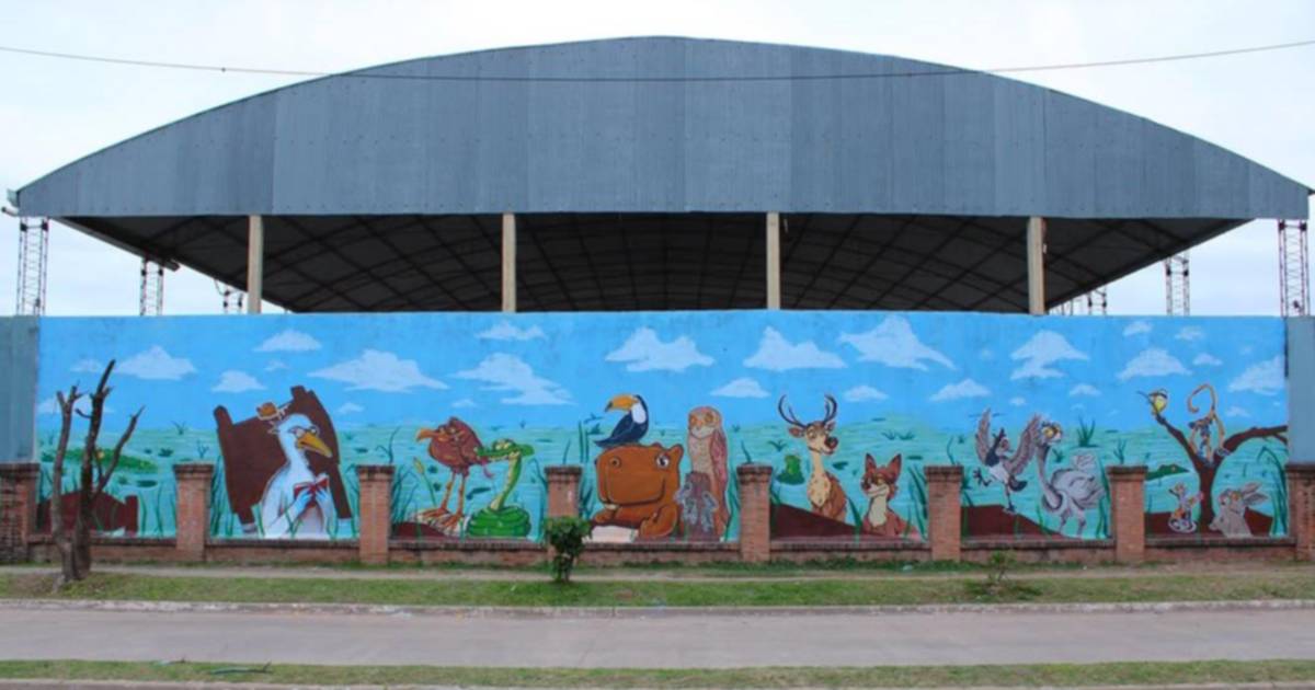 Con animales del Iberá como protagonistas, un mural transforma una escuela correntina