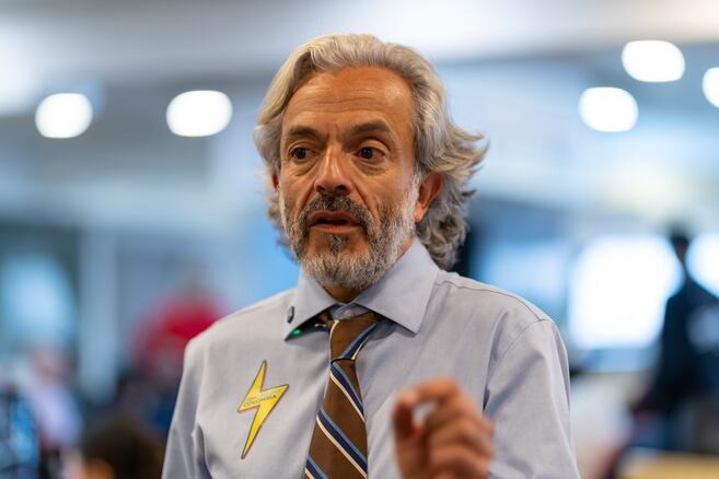 "¿Qué van a hacer Cepeda y De la Espriella para merecerse el voto?": Juan Daniel Oviedo