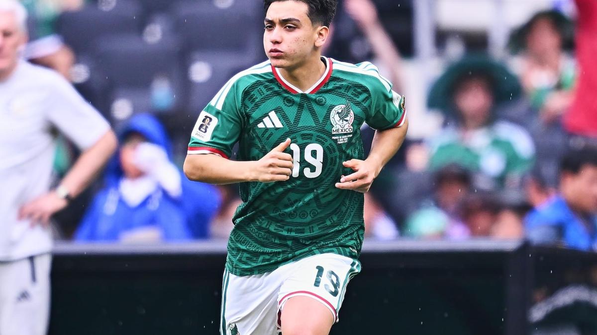 ¿Bombazo? Gilberto Mora, en la mira del Barcelona durante el Mundial