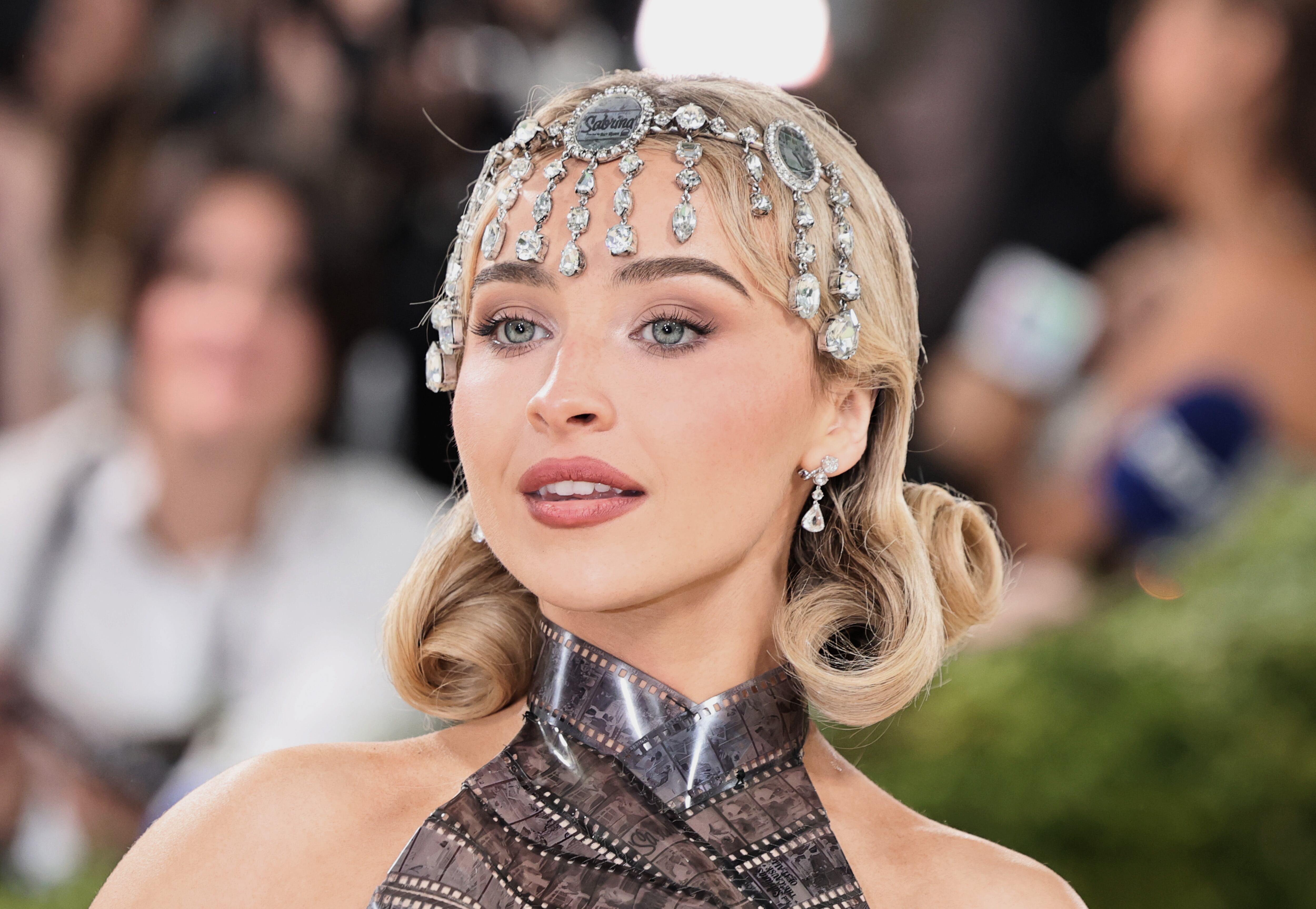 Sabrina Carpenter obtiene una orden de alejamiento de cinco años contra su presunto acosador