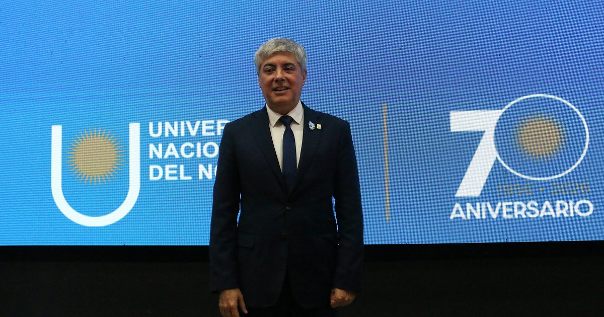 Omar Larroza asume su segundo mandato como rector de la Unne
