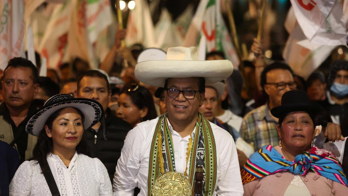 Sánchez denuncia fraude y rechaza resultados electorales que favorecen a Fujimori en Perú