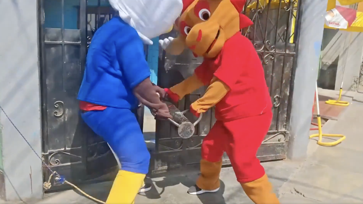 ¡De no creer! Policías se disfrazan de mascotas del Mundial para capturar a narco en Perú