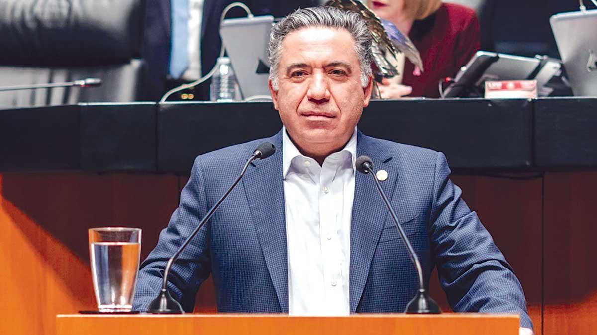 Enrique Inzunza reaparece por videoconferencia en el Senado tras 57 días de ausencia