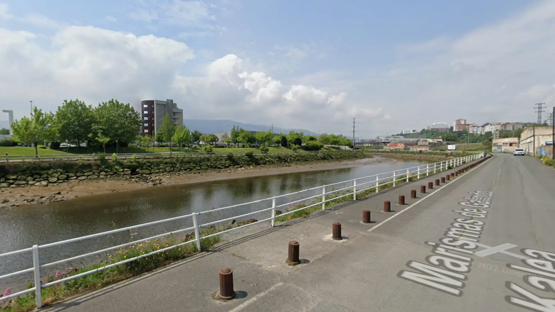 Encuentran el cadáver de un hombre flotando en la ría del Nervión en Sestao