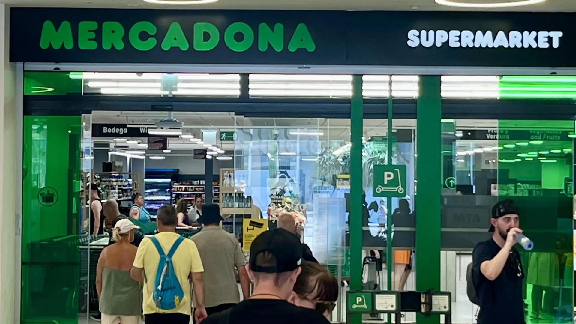 Mercadona abrirá los domingos de verano: estos son los supermercados que amplían su horario