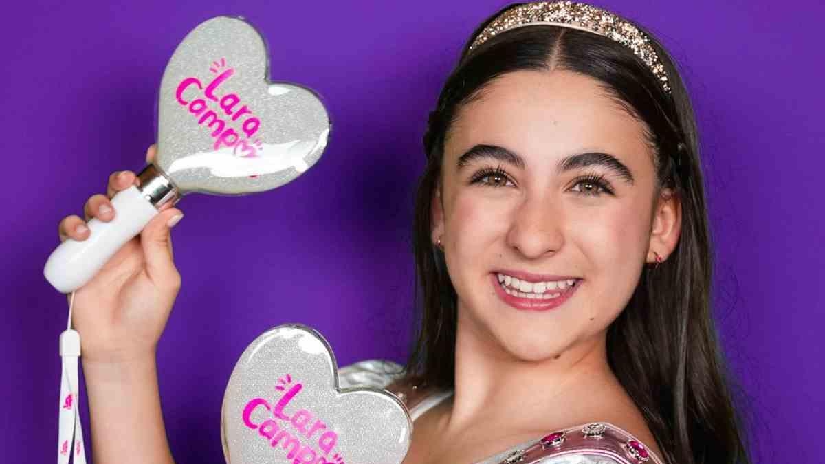 Lara Campos se inspira en el k-pop: así es su lightstick para su concierto