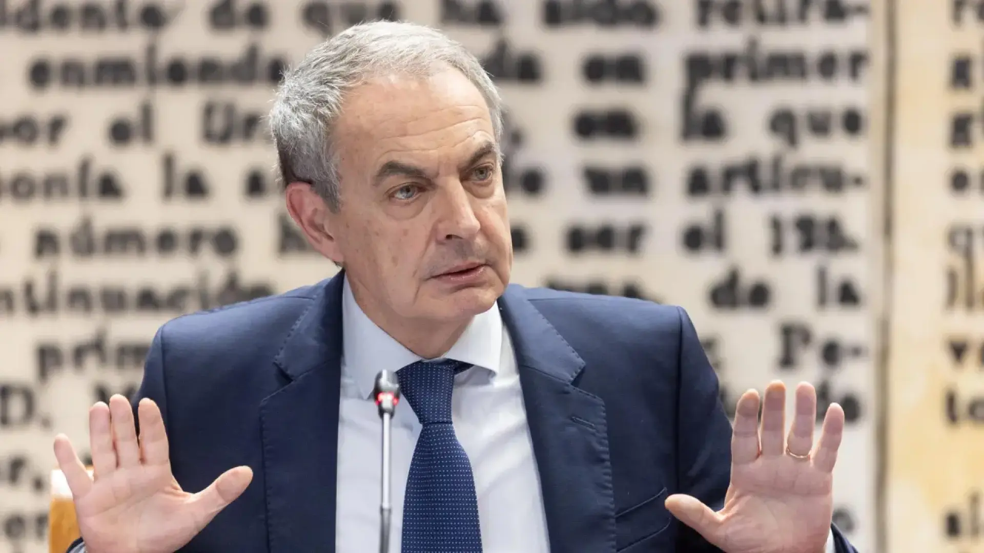 El juez investiga a Zapatero por delito fiscal y contrabando por las joyas halladas en su oficina