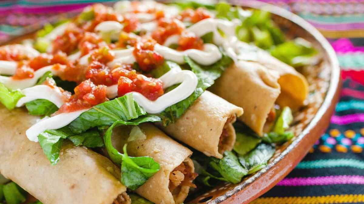 Guía para recalentar los tacos dorados de pollo y que queden perfectos