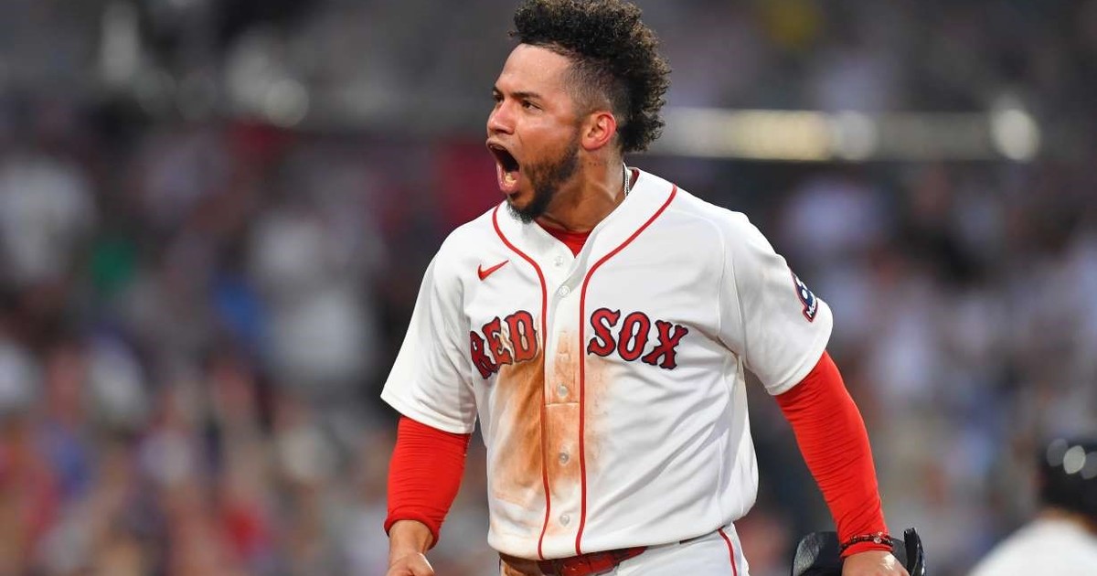 "No es fácil presentarse y jugar con todo lo que está sucediendo en Venezuela": Wilson Contreras conectó un jonrón, rompió en llanto y fue expulsado en una noche emotiva en Fenway Park