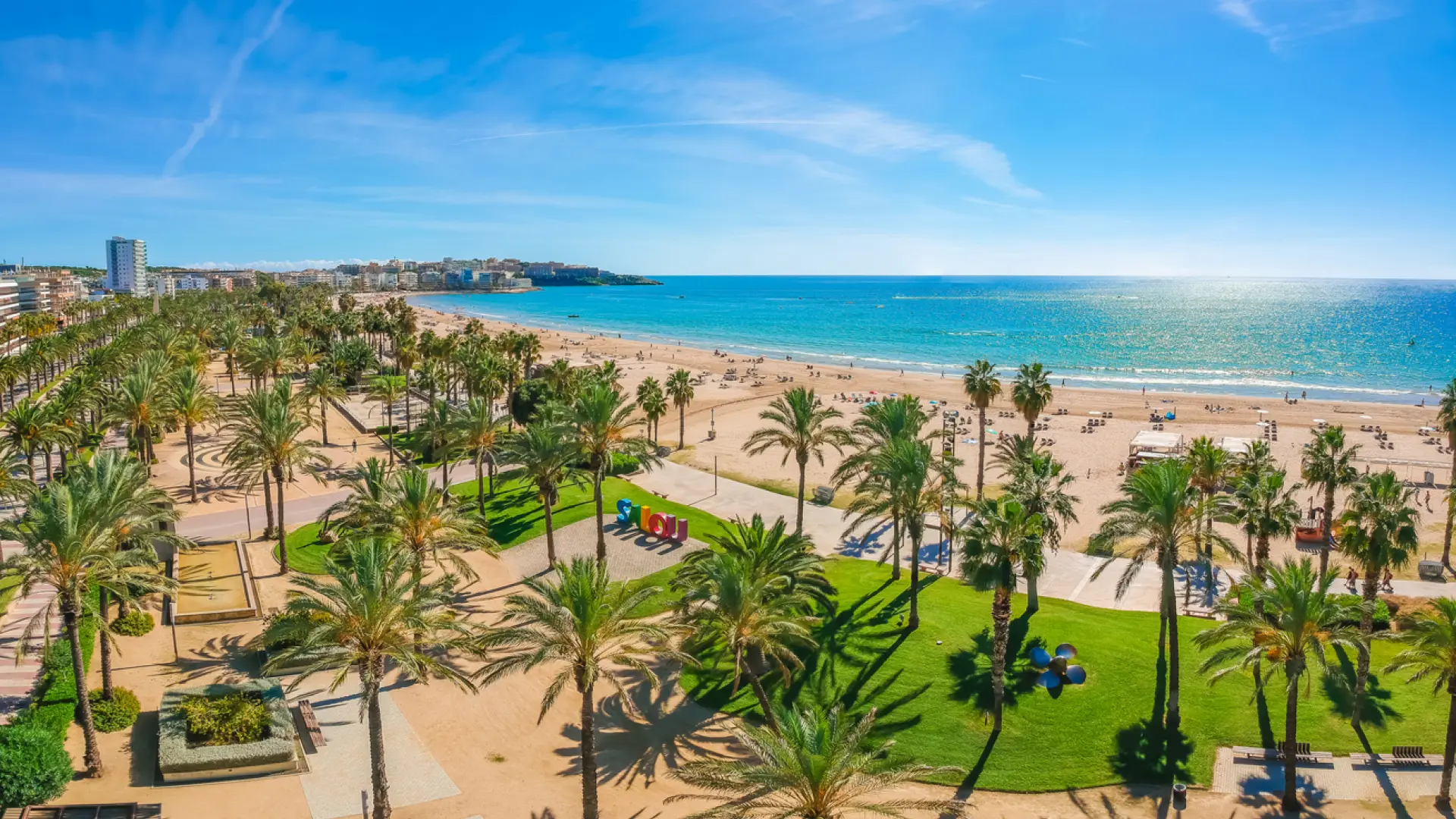 El destino turístico español bautizado como 'el nuevo Benidorm' por 'The Sun': "La vida nocturna nunca para"