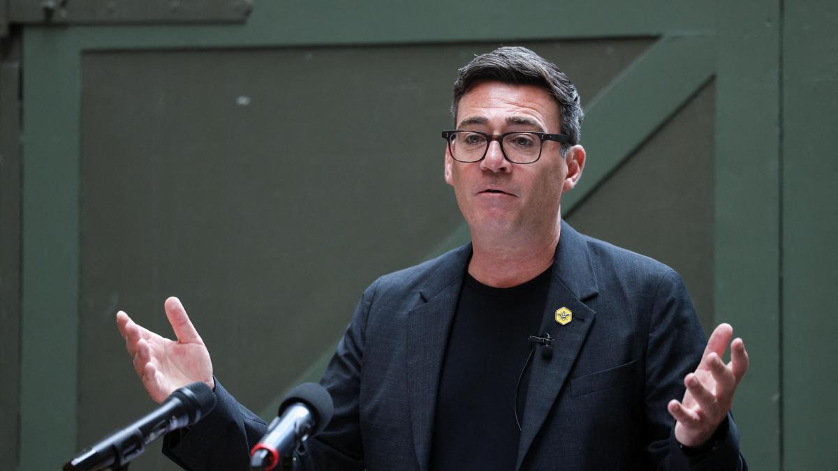Andy Burnham trasladará una parte de Downing Street a Manchester