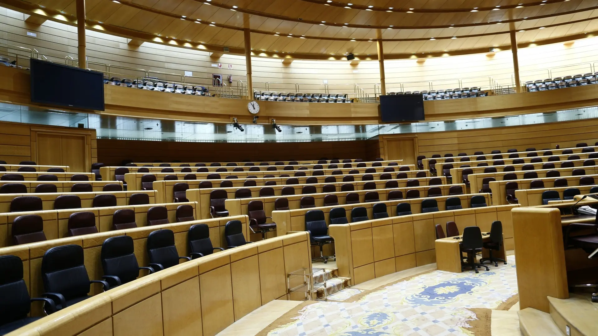 El Senado reordena los escaños tras la entrada de dos senadores de Vox: se sentarán al lado del PSOE