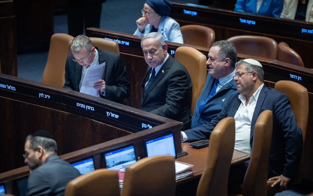 Ministers, coalition MKs push pardon for PM after judges urge dropping of key charge