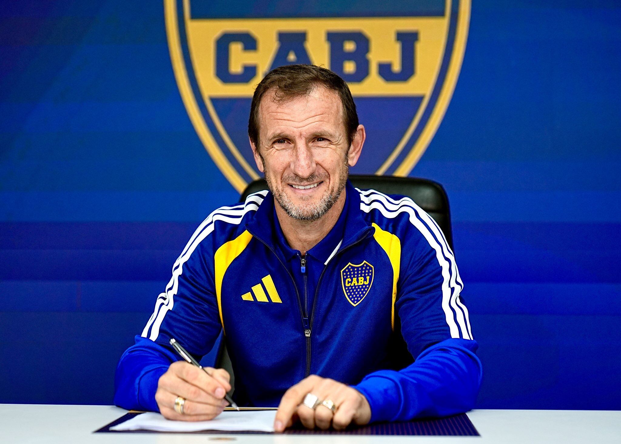 Boca oficializó a Rodolfo Arruabarrena como nuevo DT