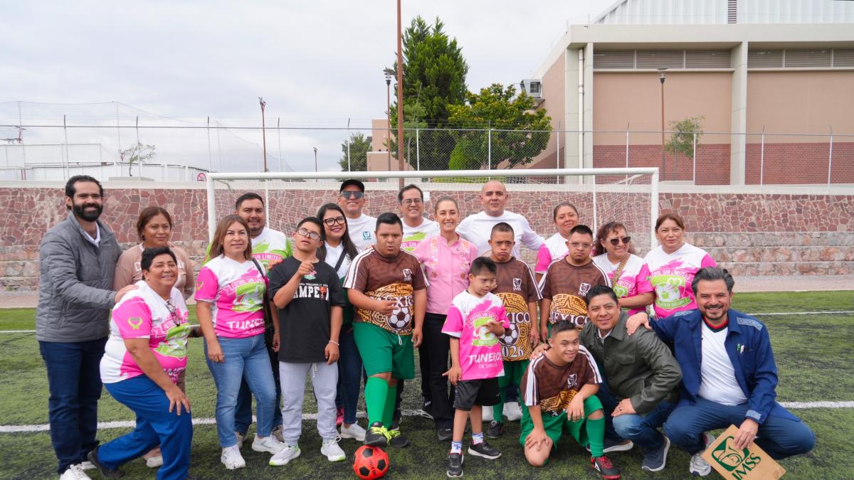Sheinbaum se reúne con participantes de Mundial Social