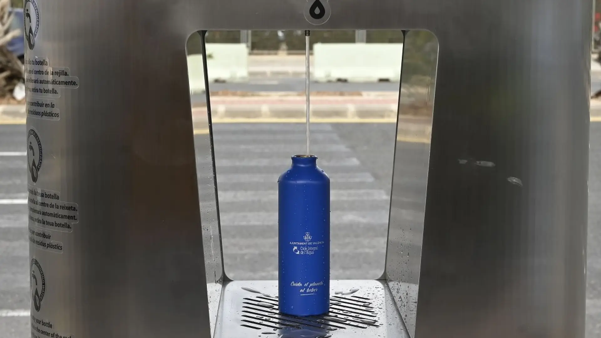 Valencia dispensará más de 136.000 litros de agua gratis este verano en sus 77 fuentes