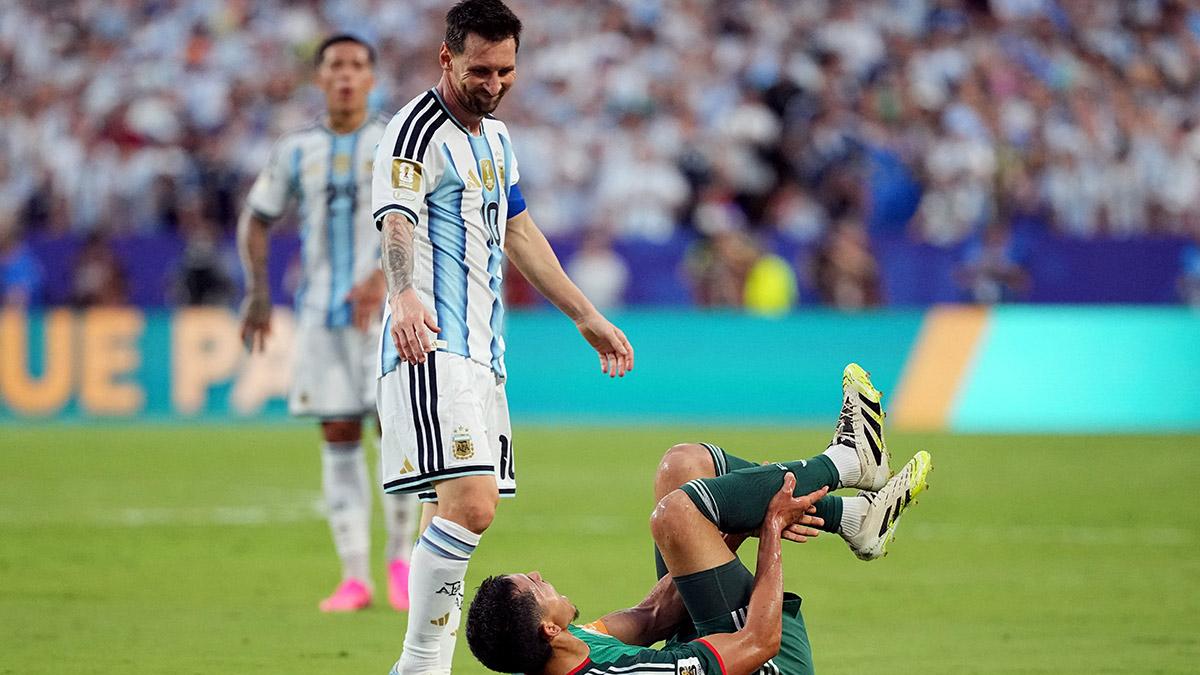 Messi generó polémica por su entrada: 'una jugada violenta', 'era roja'