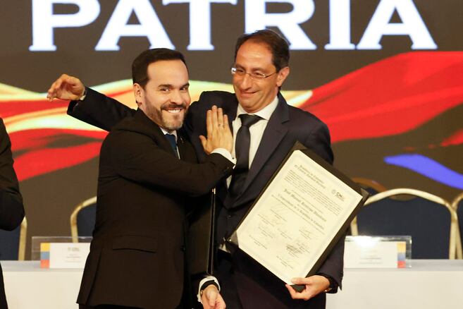 De la Espriella exigió investigar posibles gabelas del gobierno saliente al Clan del Golfo
