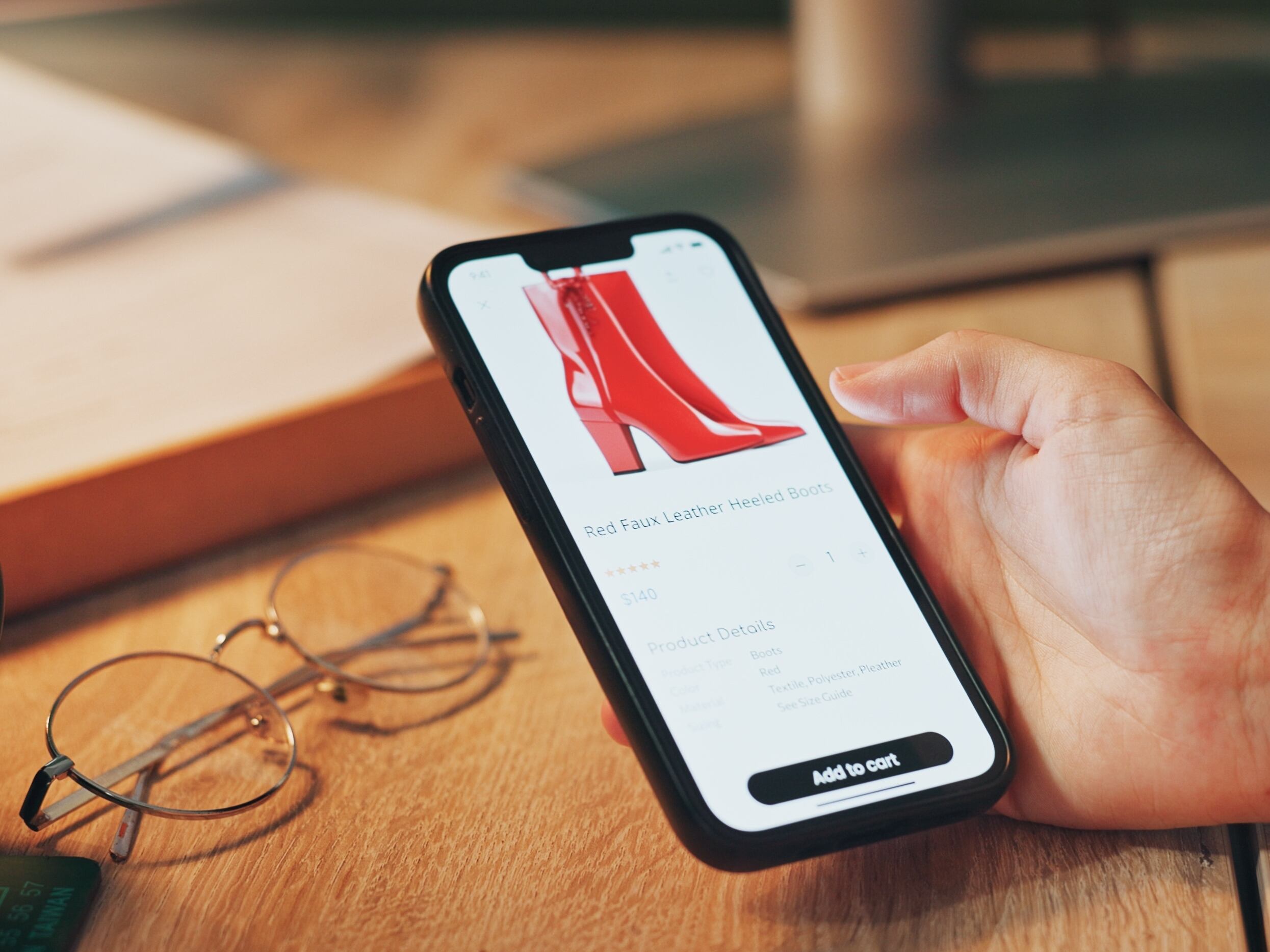 Una startup liquida el sobrestock de marcas premium: hasta 80% de descuento y ventas solo por suscripción