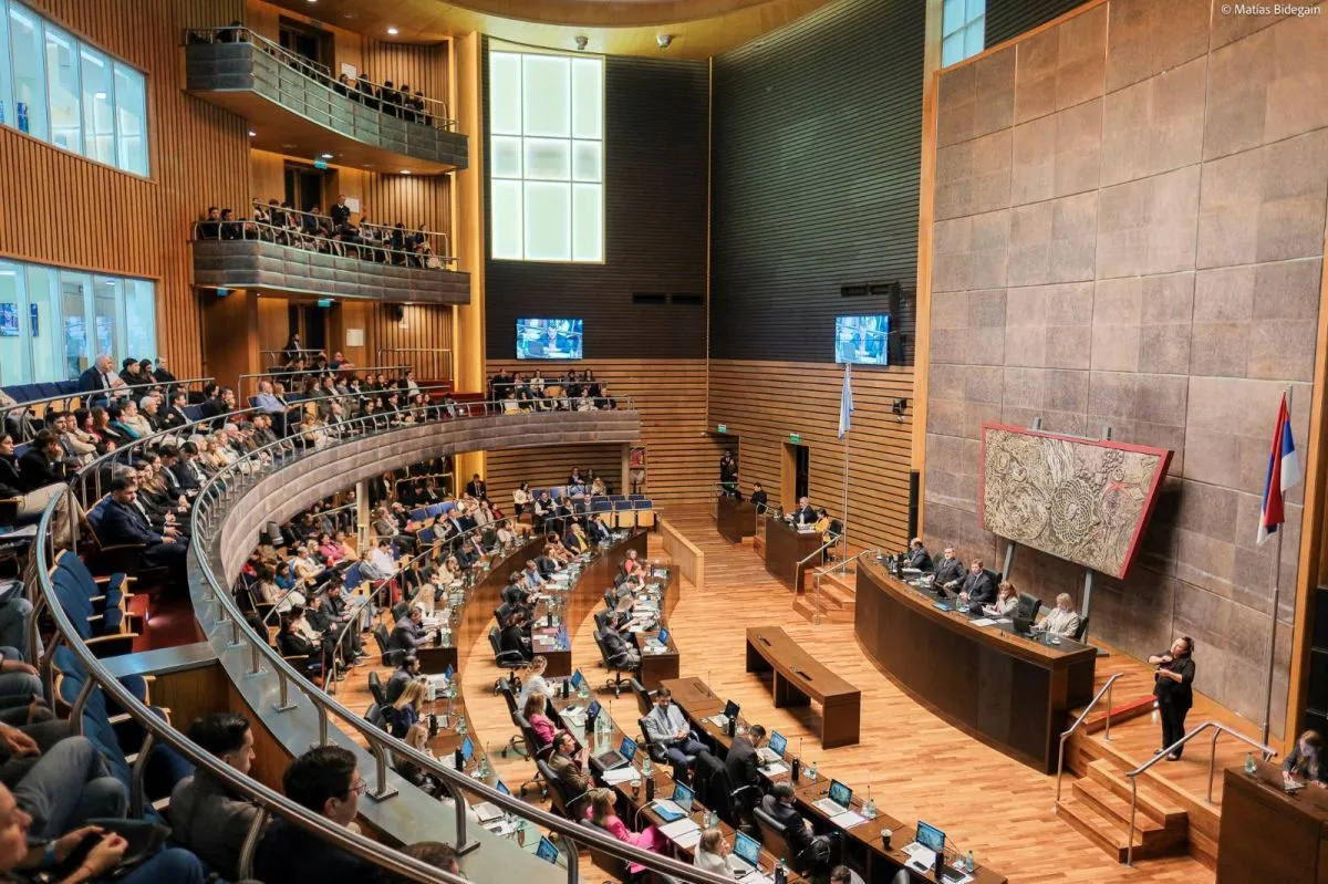 La Legislatura aprobó una ley de protección de niños, niñas y adolescentes en entornos digitales y prevención de apuestas en línea