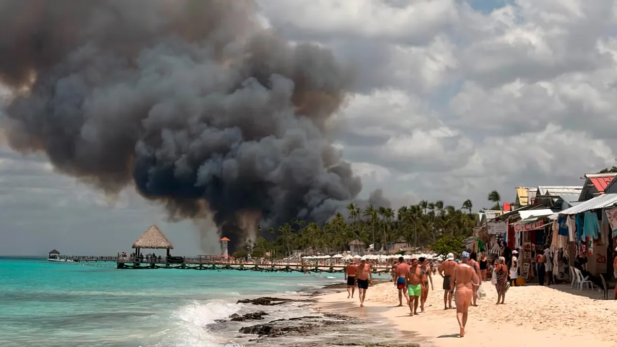 Los videos más impactantes del incendio en un hotel all inclusive de Republica Dominicana