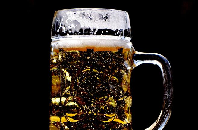 La cerveza será más barata en Ecuador durante el Mundial por decisión del Gobierno
