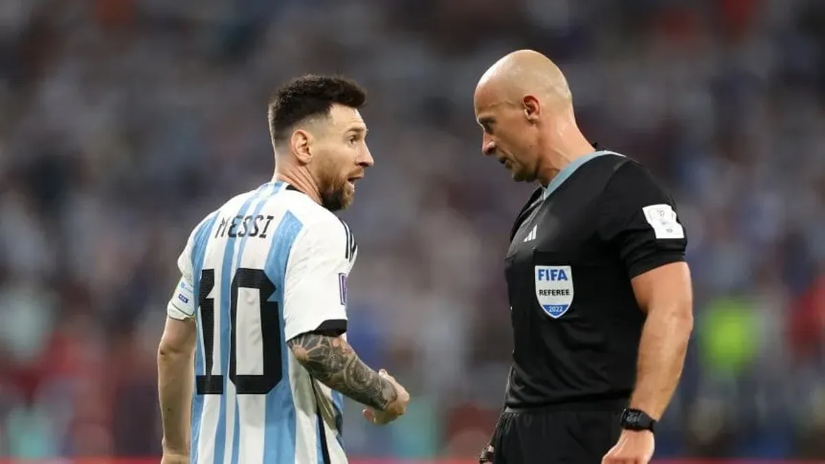Se dio a conocer el árbitro para el debut de Argentina en el Mundial