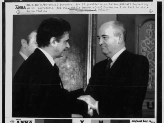 Achille Occhetto: «Tre dirigenti del Pci volevano chiedergli di scomunicarmi, ma Gorbaciov rifiutò»