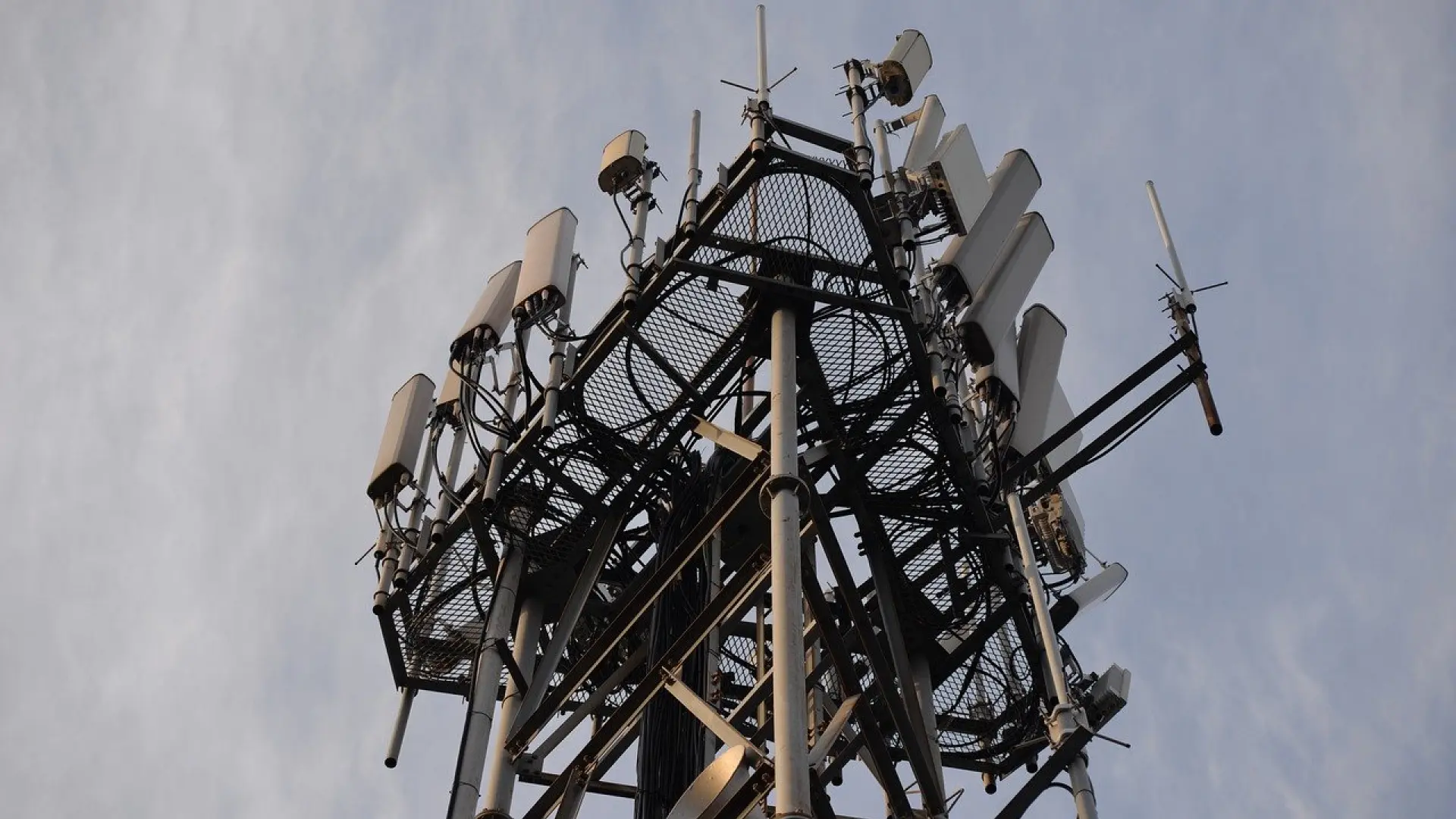 La UE alcanza el 96,8% de cobertura 5G pero solo controla el 9% del mercado de semiconductores