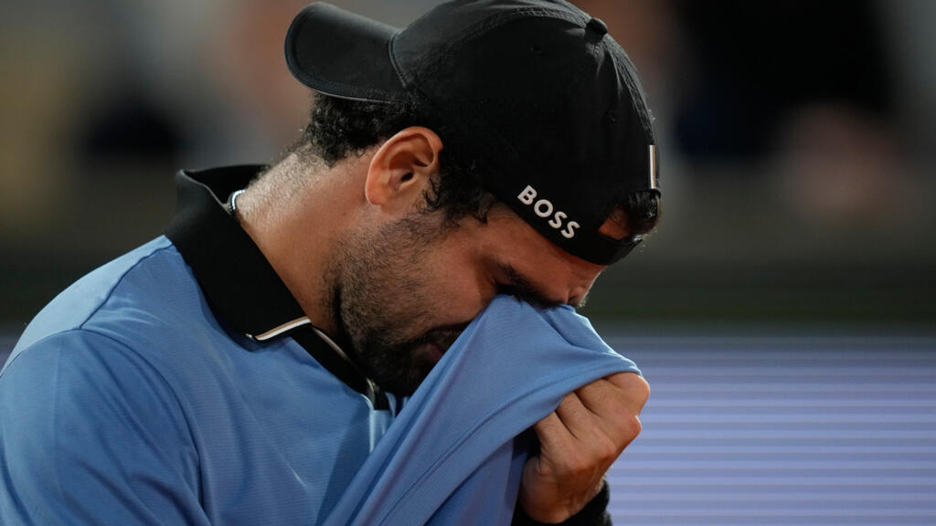 Roland-Garros : Arnaldi qualifié pour le dernier carré après l'abandon de Berrettini