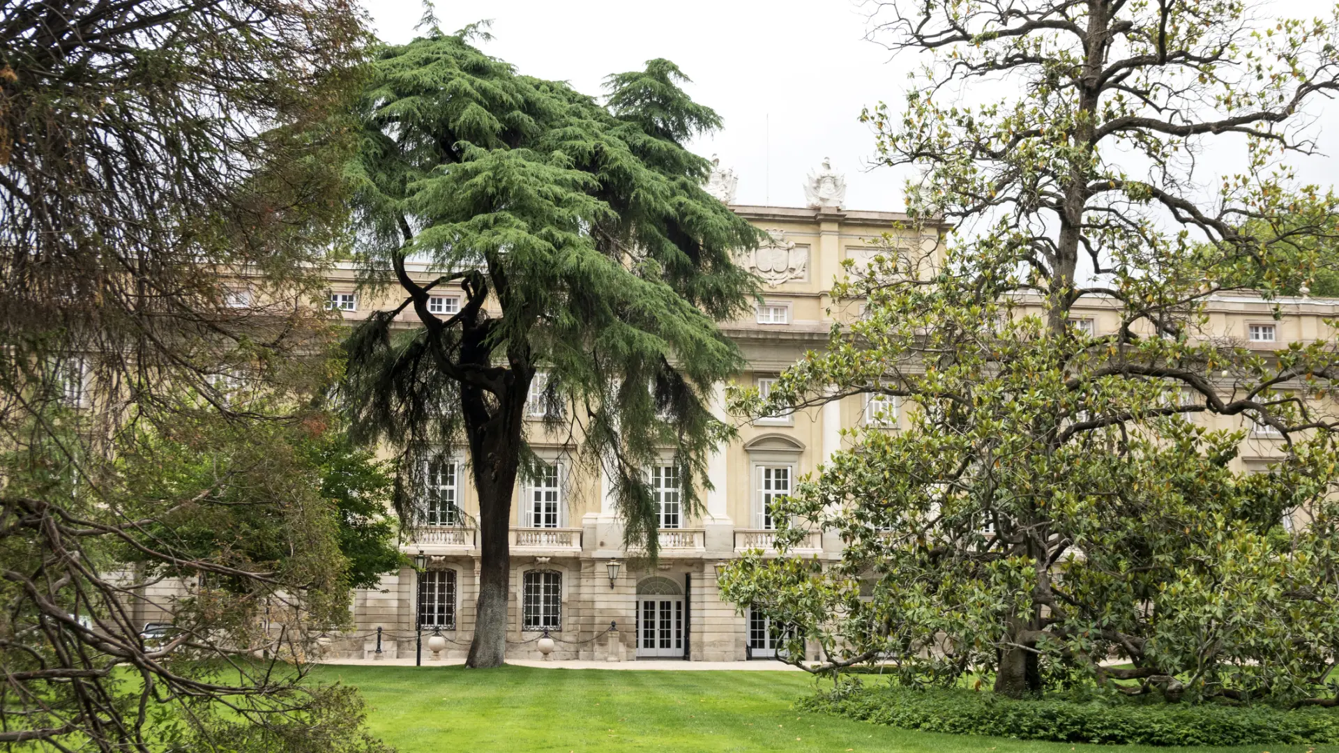 Cómo y cuándo visitar los jardines de uno de los palacios más impresionantes del centro de Madrid