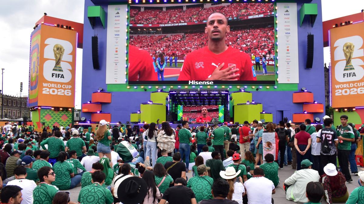 Aficionados llenan Fan Fest del Zócalo previo al partido México vs Chequia