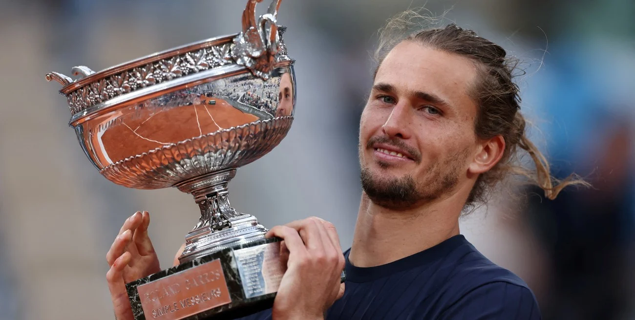 Zverev le ganó en cinco sets a Cobolli y logró su primer Grand Slam