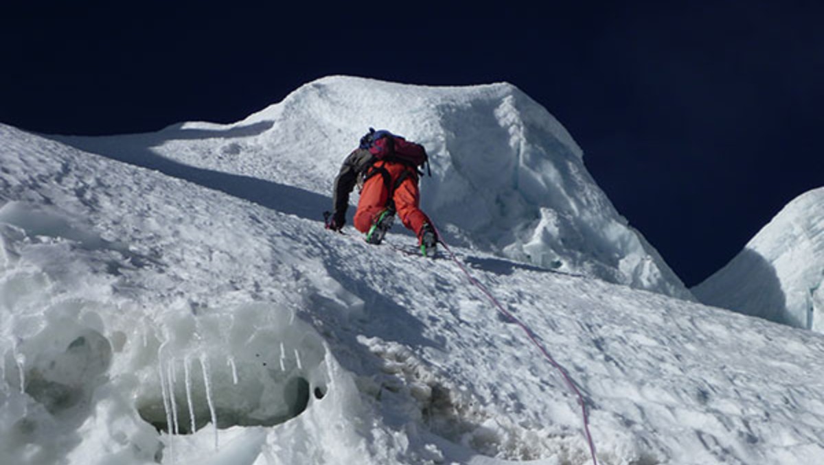 Muere mexicano y pareja canadiense tras avalancha en Tocllaraju, Perú