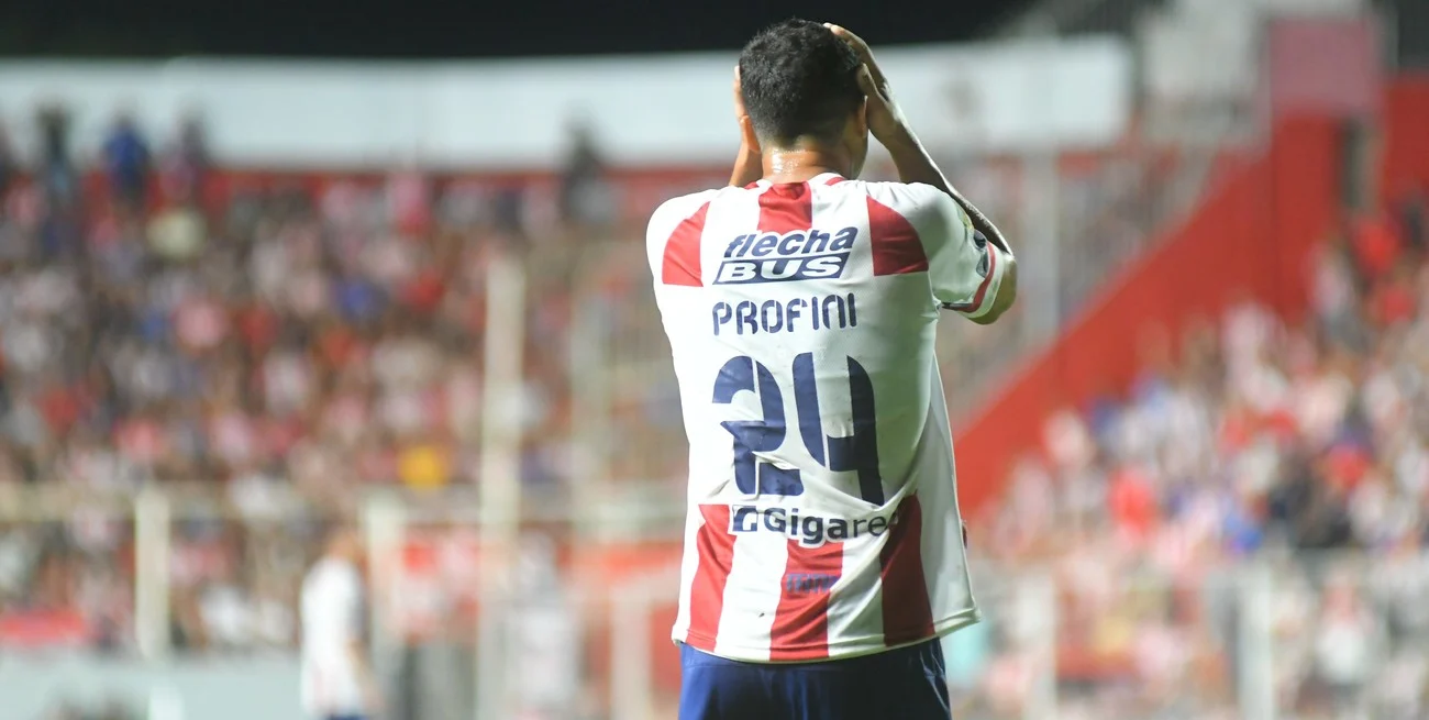 Riestra presentó al "Rayo" y el martes viaja Profini a Europa