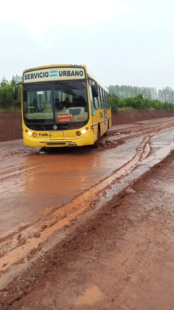 Las intensas lluvias complicaron la transitabilidad en caminos rurales de Montecarlo