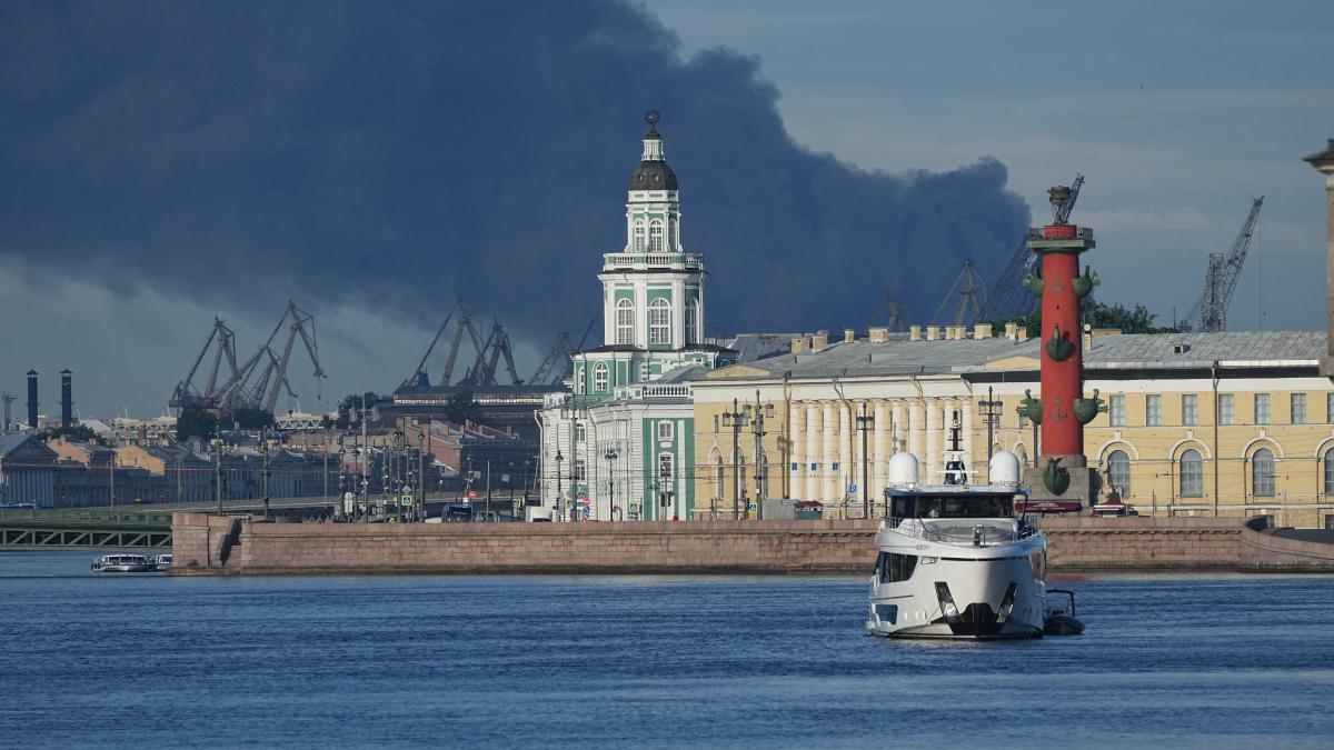 Los drones ucranianos golpean una terminal petrolera en San Petersburgo