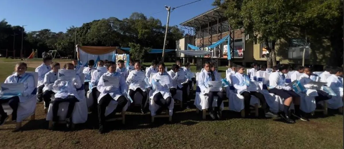 Ituzaingó: emotivas ceremonias y promesa de lealtad a la bandera en la costa y en la isla